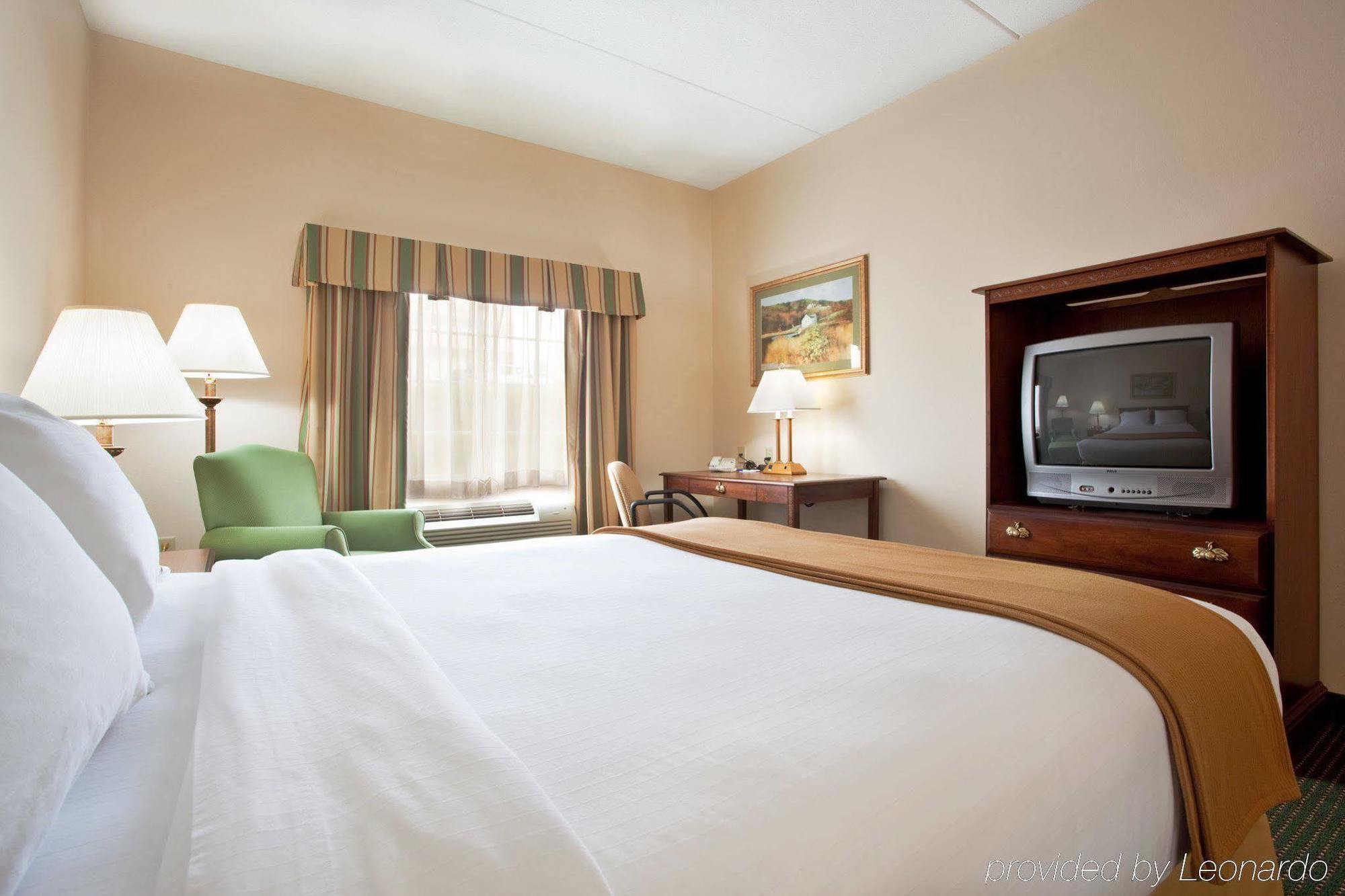 Holiday Inn Express Mount Pleasant- Scottdale By Ihg Exterior photo